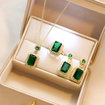 Exquisite Fashion Emerald Perfume Bottle Necklace Earrings Ring 3 Piece Set Classic Banquet Wedding Jewelry Set Birthday Gift