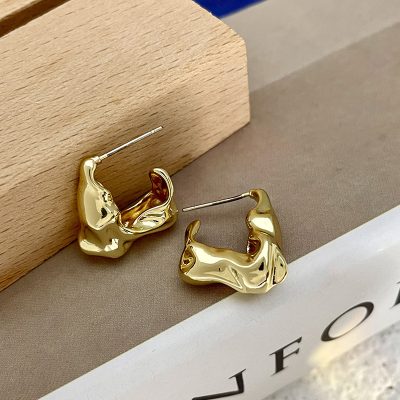 Irregular Pleated Lava Earrings For Women Retro French Earrings Design Simple Temperament Senior Fashion jewelry Gift